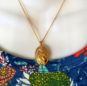 Vintage Leo Necklace with Earrings set